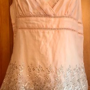 NWT BEBE EMBROIDERED V-NECK CAMISOLE TOP SZ S